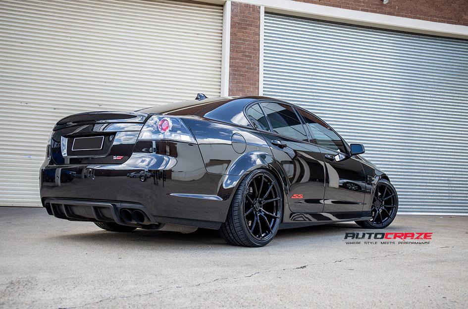 HOLDEN-COMMODORE-VENOM-GLOSS-BLACK